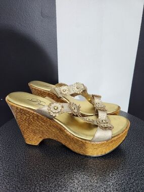 Women's Gold Floral Wedge Sandals with Woven Platform